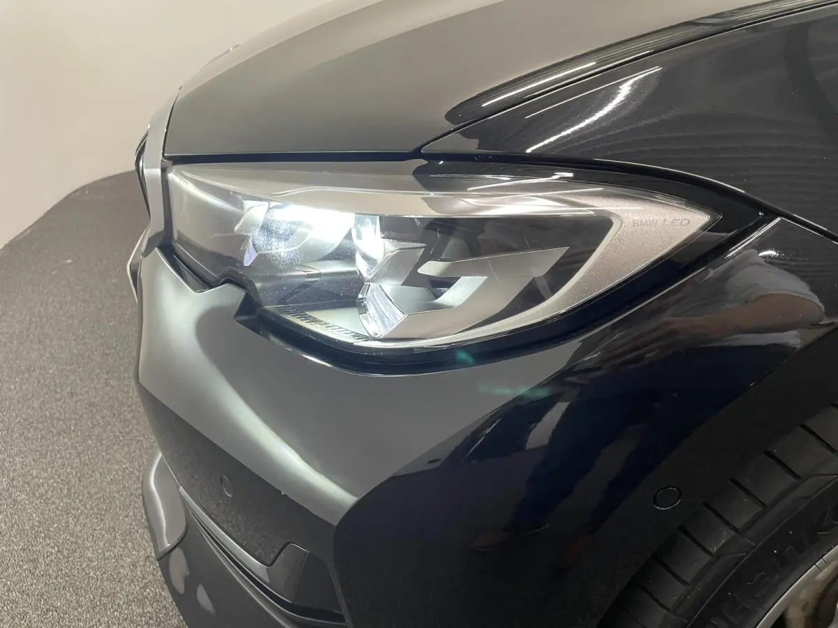 330e Touring SportLine PHEV 292 PK AUT Navi Carplay Camera Achter PDC V+A Winterpack Sport Stoelen Active Protection Ambiance Licht