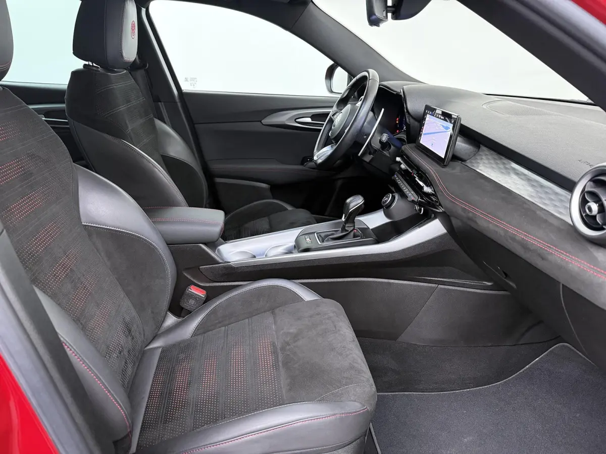 1.3T PHEV Veloce | Plug-in Hybride | 280 PK | Adaptieve Cruise | Camera |