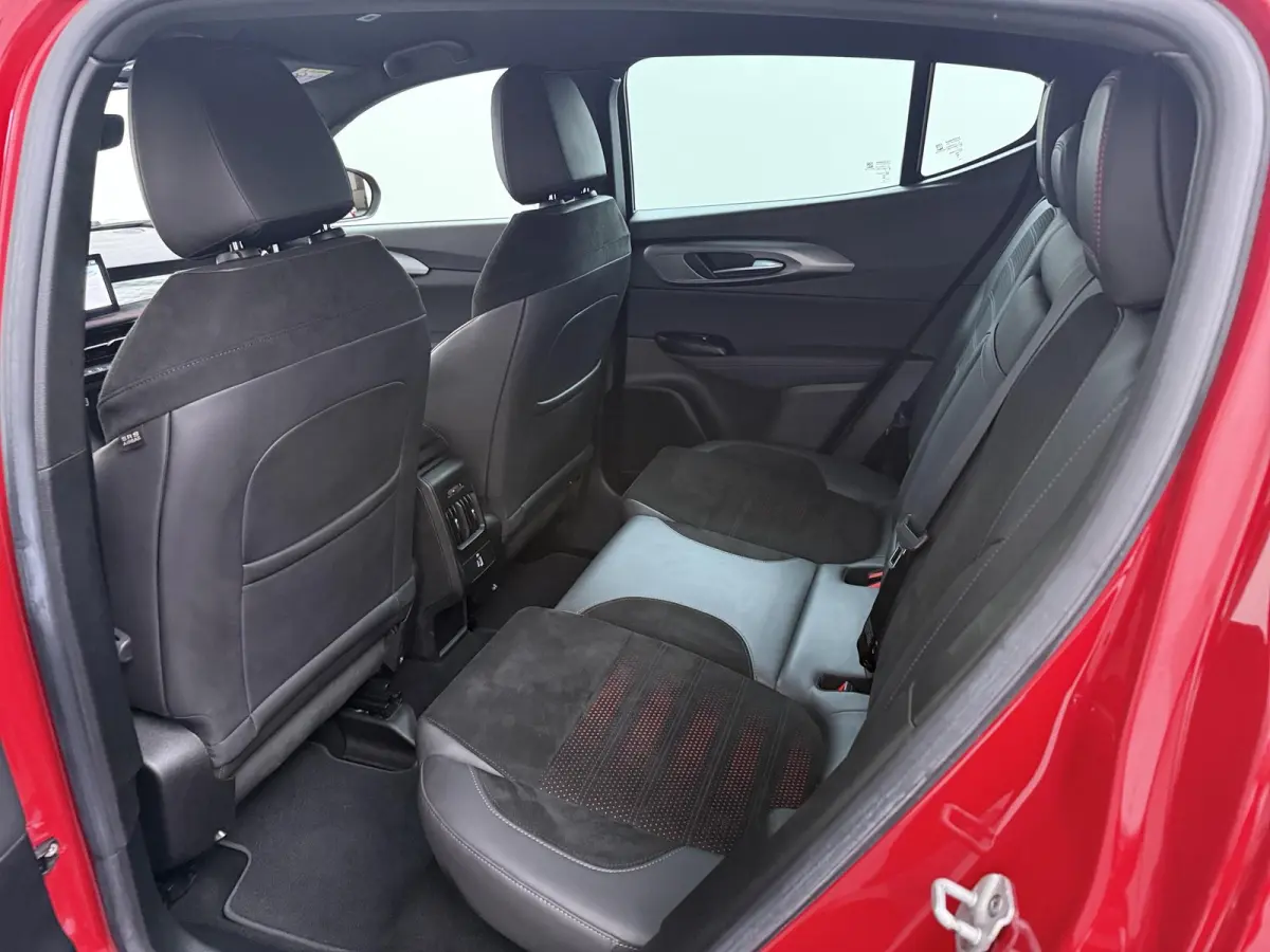 1.3T PHEV Veloce | Plug-in Hybride | 280 PK | Adaptieve Cruise | Camera |