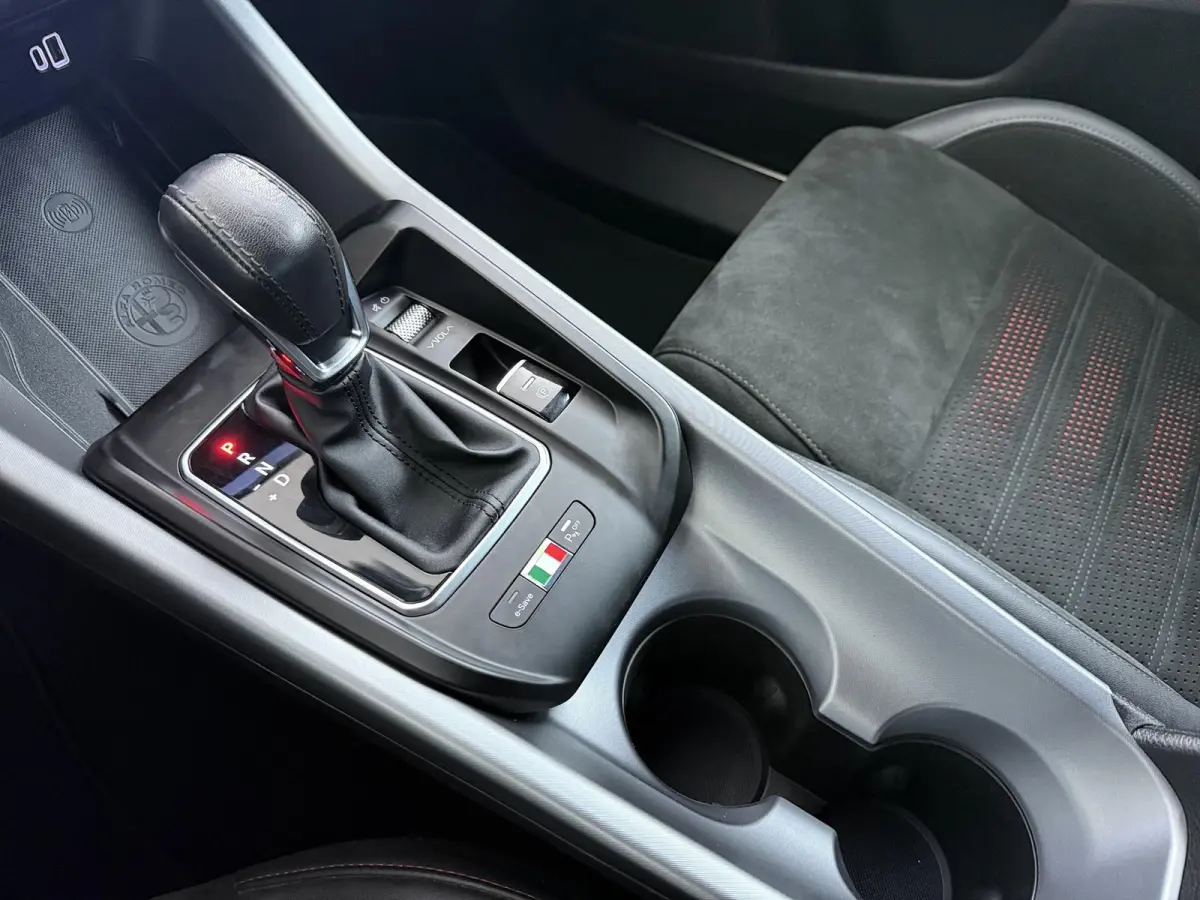 1.3T PHEV Veloce | Plug-in Hybride | 280 PK | Adaptieve Cruise | Camera |