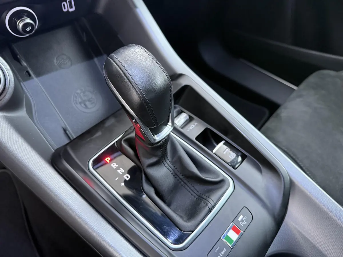 1.3T PHEV Veloce | Plug-in Hybride | 280 PK | Adaptieve Cruise | Camera |