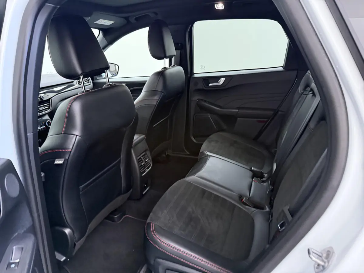 2.5 PHEV ST-Line X | Panoramadak | Trekhaak | Stoelverwarming |