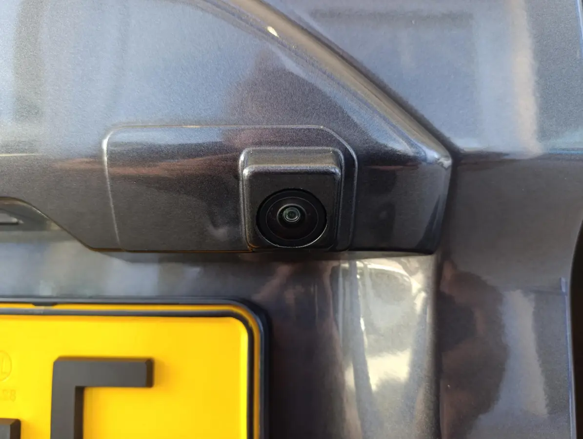 300 2.0 TDCI L1H1 Limited DC Dubbele Cabine | Stoel/voorruitverwarming | Dodehoekdetectie | Camera | PDC V+A | Elek. stoel | Navigatie | Dealeronderhouden