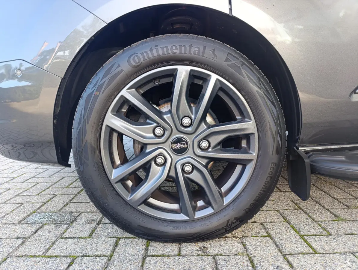 300 2.0 TDCI L1H1 Limited DC Dubbele Cabine | Stoel/voorruitverwarming | Dodehoekdetectie | Camera | PDC V+A | Elek. stoel | Navigatie | Dealeronderhouden