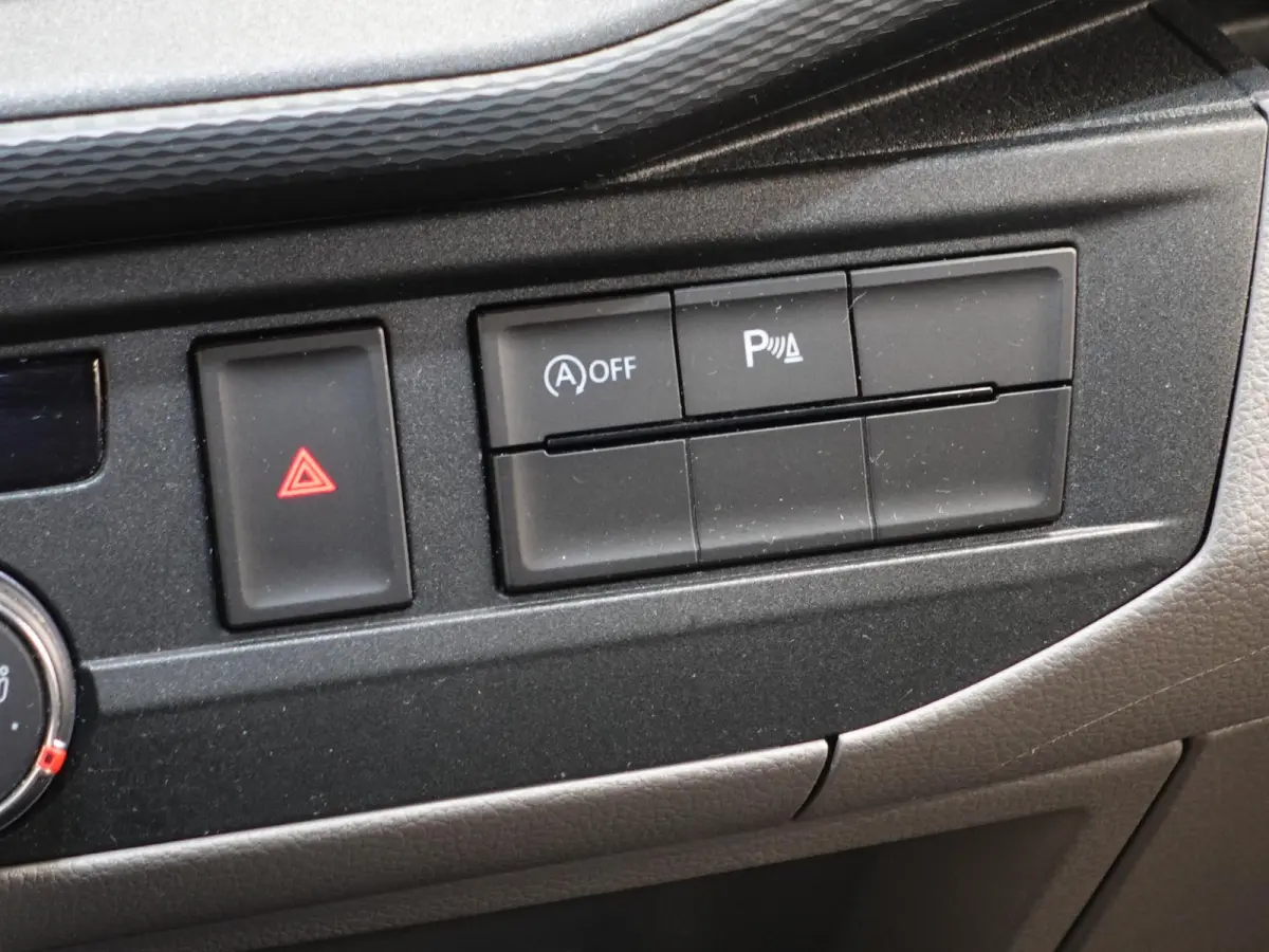 2.0 TDI L2H1 Highline Automaat Dubbele Cabine Navigatie Airco Cruise Control LM velgen