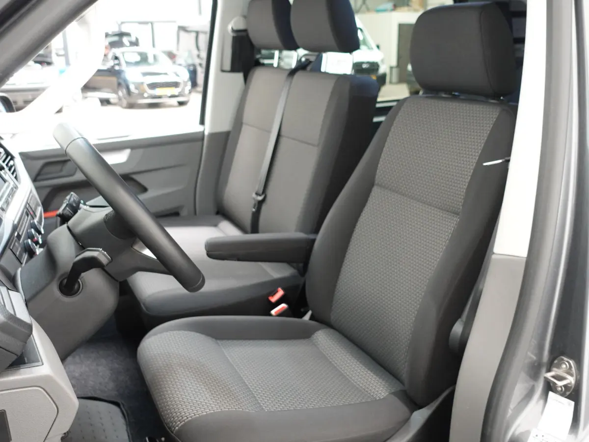 2.0 TDI L2H1 Highline Automaat Dubbele Cabine Navigatie Airco Cruise Control LM velgen