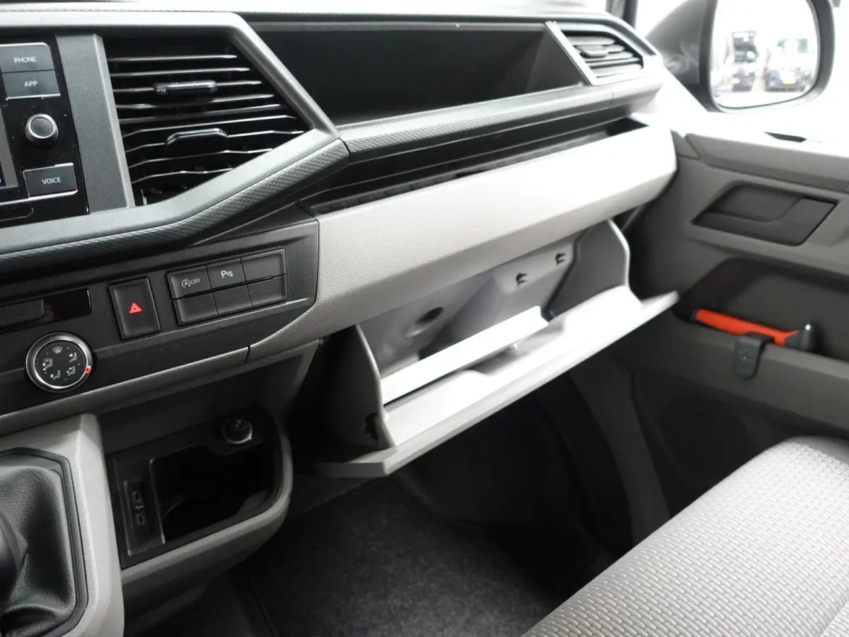 2.0 TDI L2H1 Highline Automaat Dubbele Cabine Navigatie Airco Cruise Control LM velgen