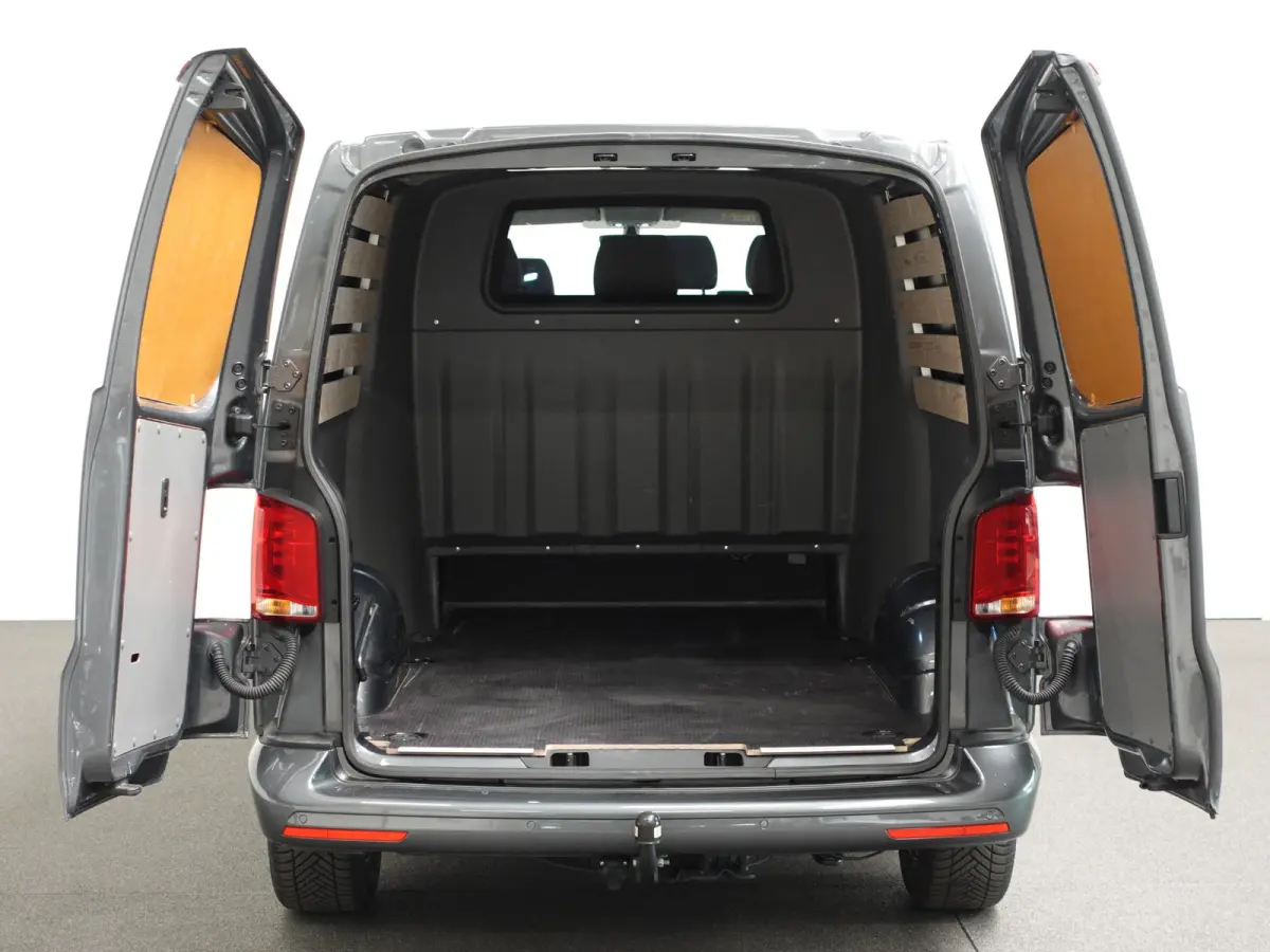 2.0 TDI L2H1 Highline Automaat Dubbele Cabine Navigatie Airco Cruise Control LM velgen