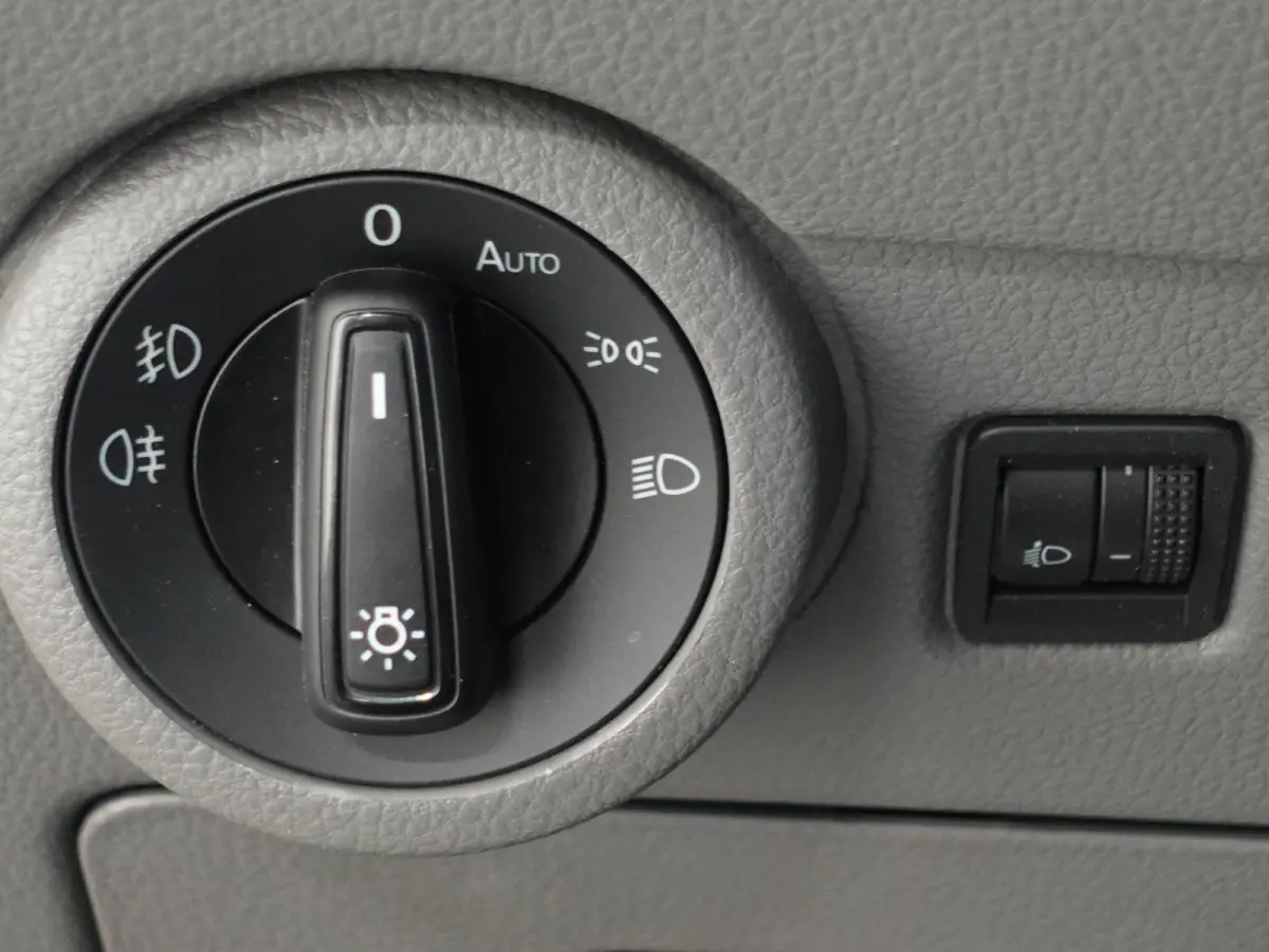 2.0 TDI L2H1 Highline Automaat Dubbele Cabine Navigatie Airco Cruise Control LM velgen