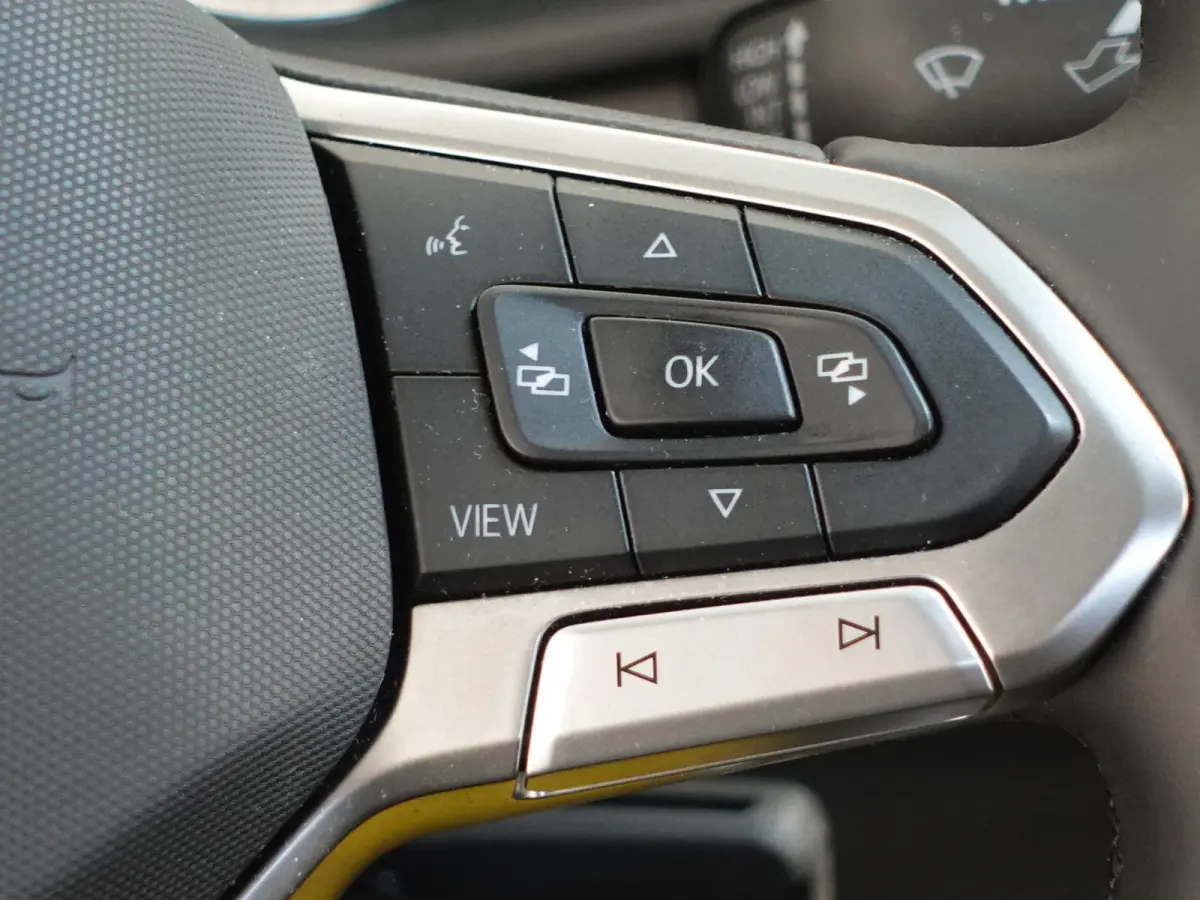 2.0 TDI L2H1 Highline Automaat Dubbele Cabine Navigatie Airco Cruise Control LM velgen