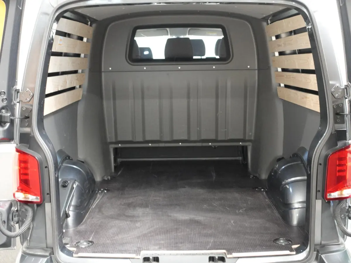 2.0 TDI L2H1 Highline Automaat Dubbele Cabine Navigatie Airco Cruise Control LM velgen