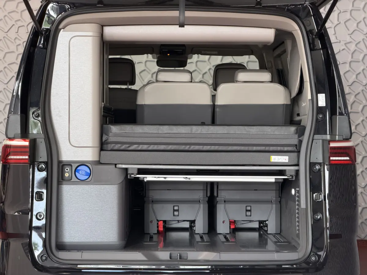 California Ocean eHybrid 245pk Trekhaak 19''lmv hydraulisch hefdak Stoel/stuur verw. phev plug in hybrid