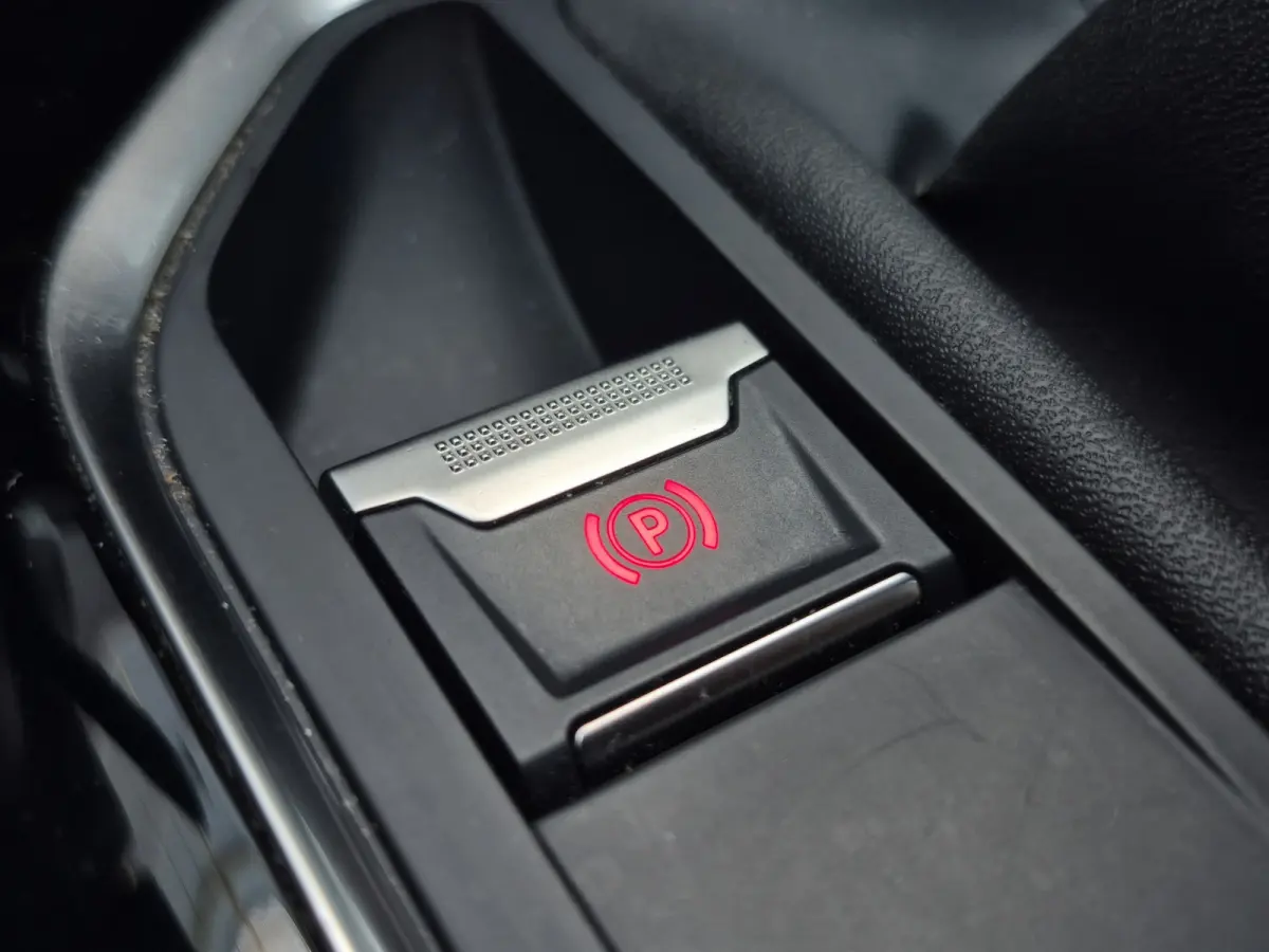 1.2 PureTech Allure Camera | Full LED | Parkeersensoren | Full map navigatie | Carplay/android auto |