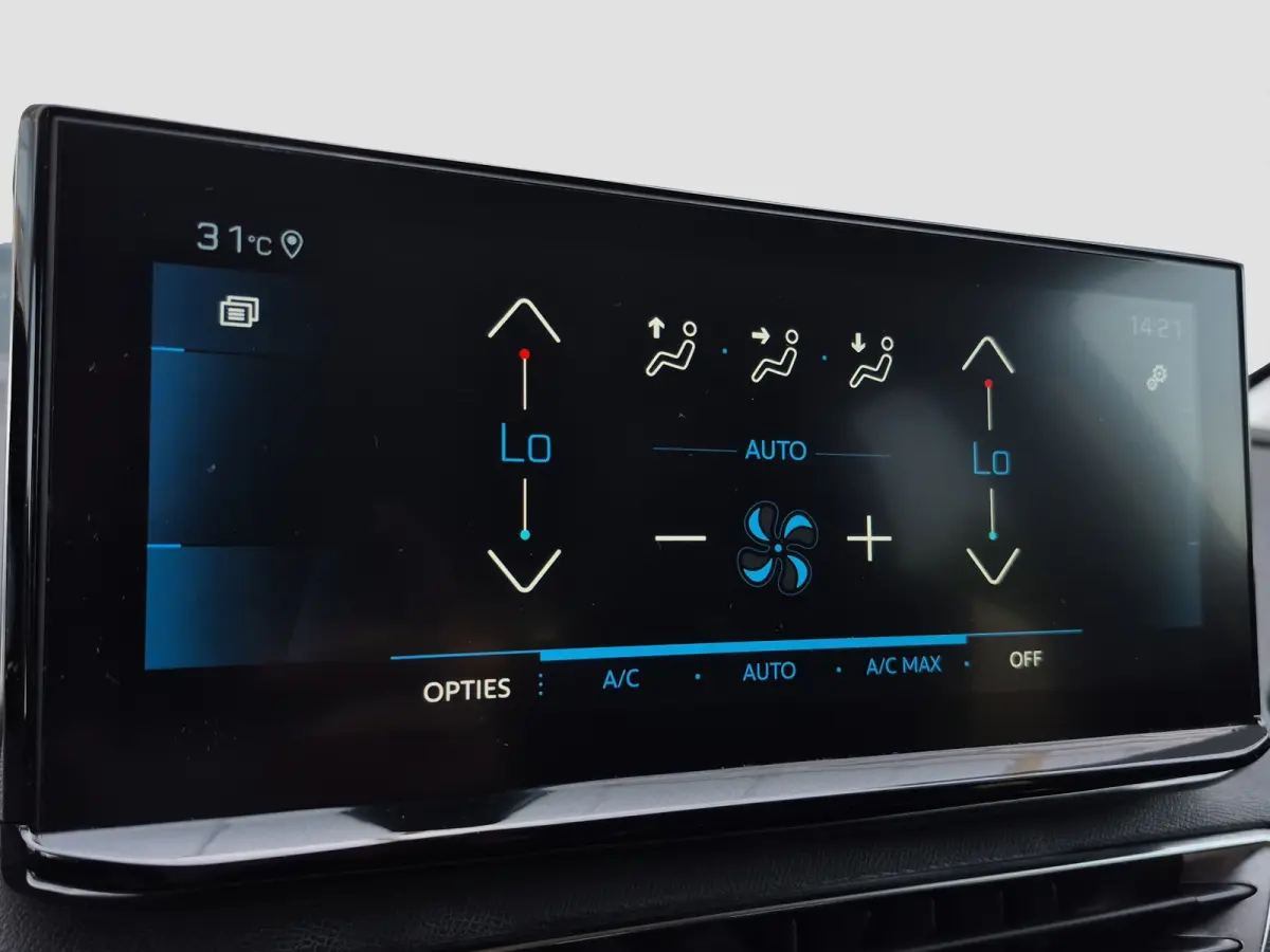 1.2 PureTech Allure Camera | Full LED | Parkeersensoren | Full map navigatie | Carplay/android auto |
