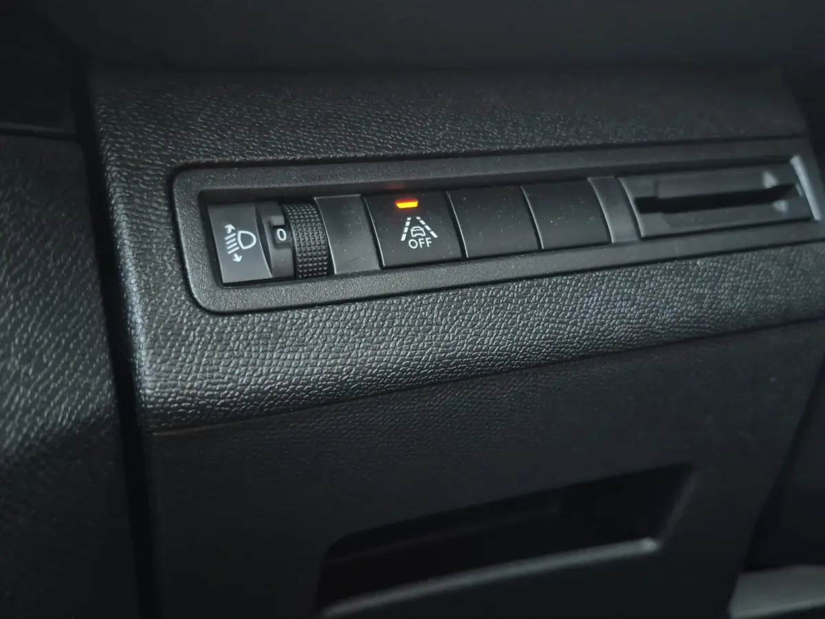 1.2 PureTech Allure Camera | Full LED | Parkeersensoren | Full map navigatie | Carplay/android auto |