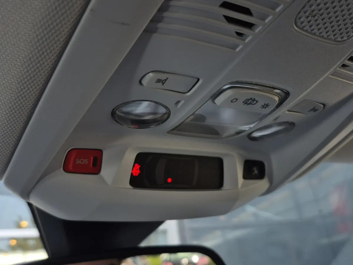 1.2 PureTech Allure Camera | Full LED | Parkeersensoren | Full map navigatie | Carplay/android auto |