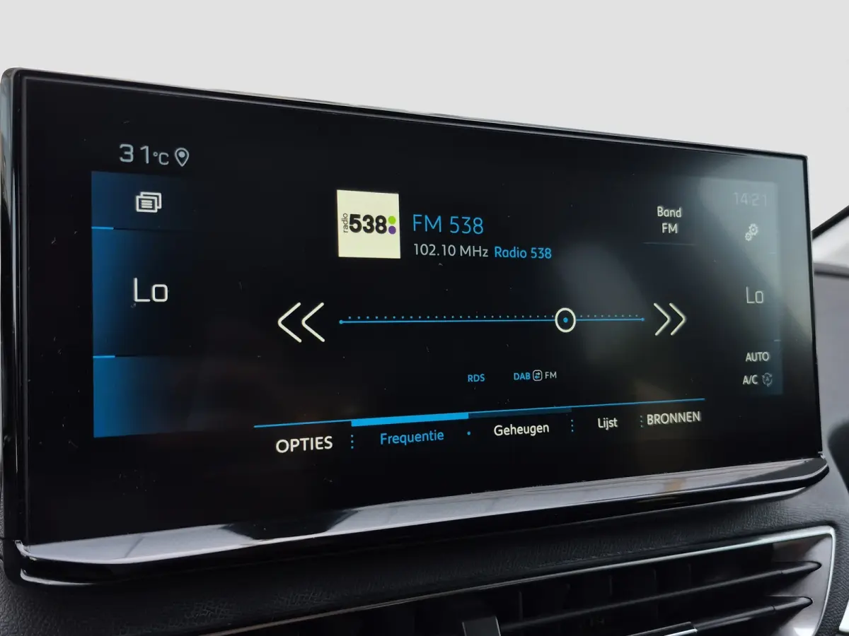 1.2 PureTech Allure Camera | Full LED | Parkeersensoren | Full map navigatie | Carplay/android auto |