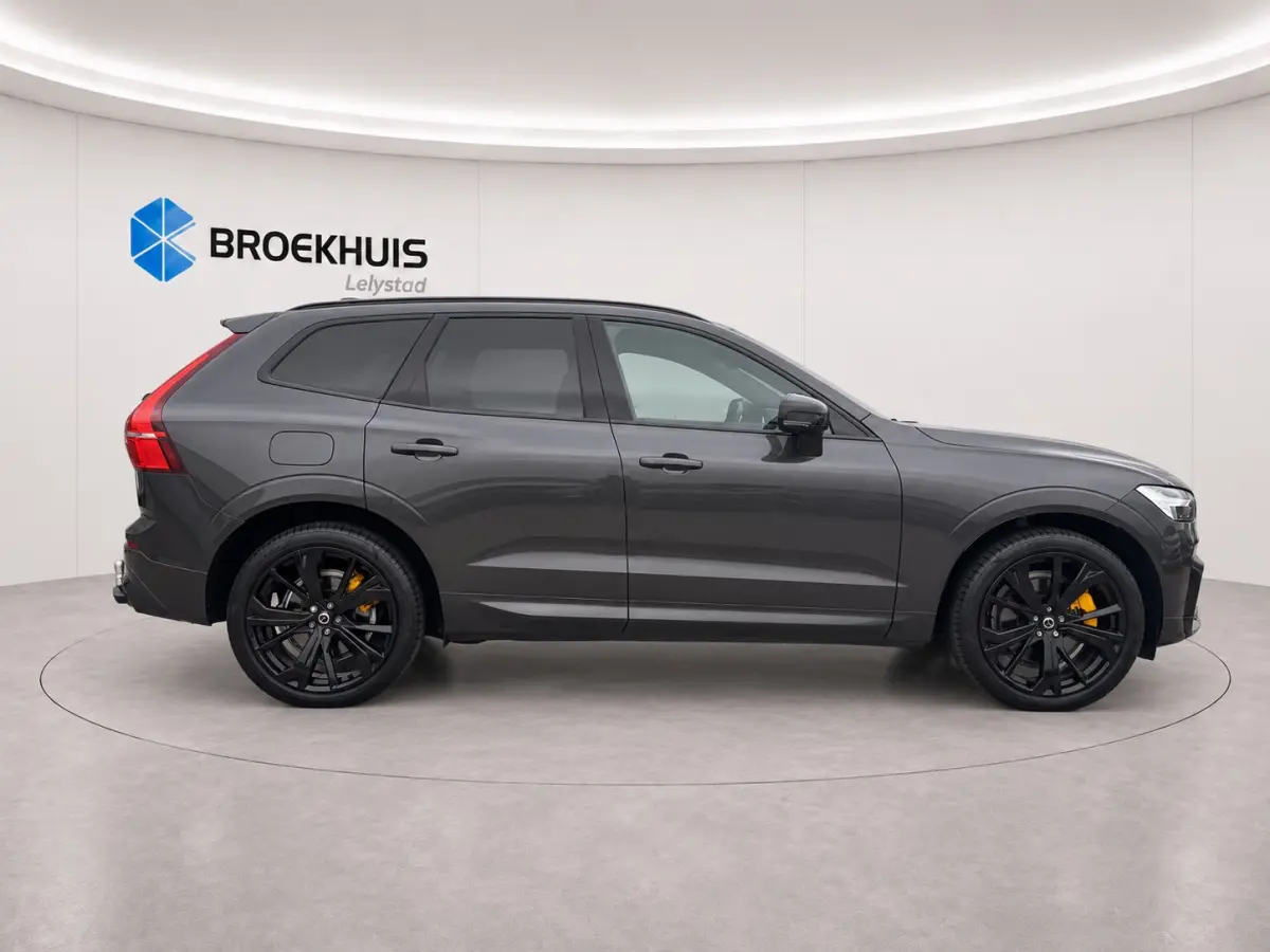 2.0 T6 PLUG-IN HYBRID 406PK AWD ULTIMATE BLACK EDITION SOH 100% / NAVI / LEDER / CLIMA / FULL-LED / 21" LMV / PANO. DAK / KEYLESS / CARPLAY / HEICO UITLAAT / ADAPT. CRUISECONTROL / ELEKTR. T