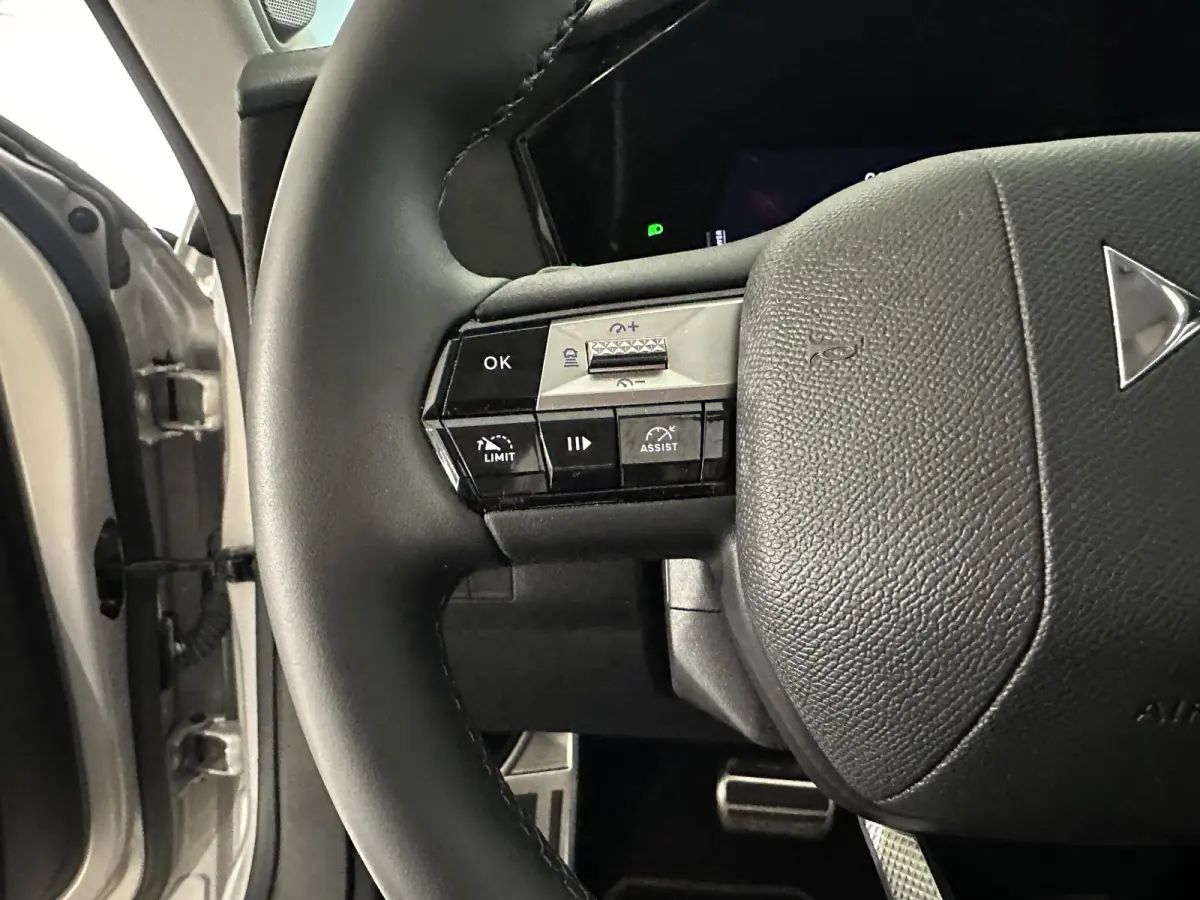 1.6 PHEV 225 Étoile PANO | 360° VISION | FOCAL AUDIO | HEADUP DISPLAY | BOM VOL!