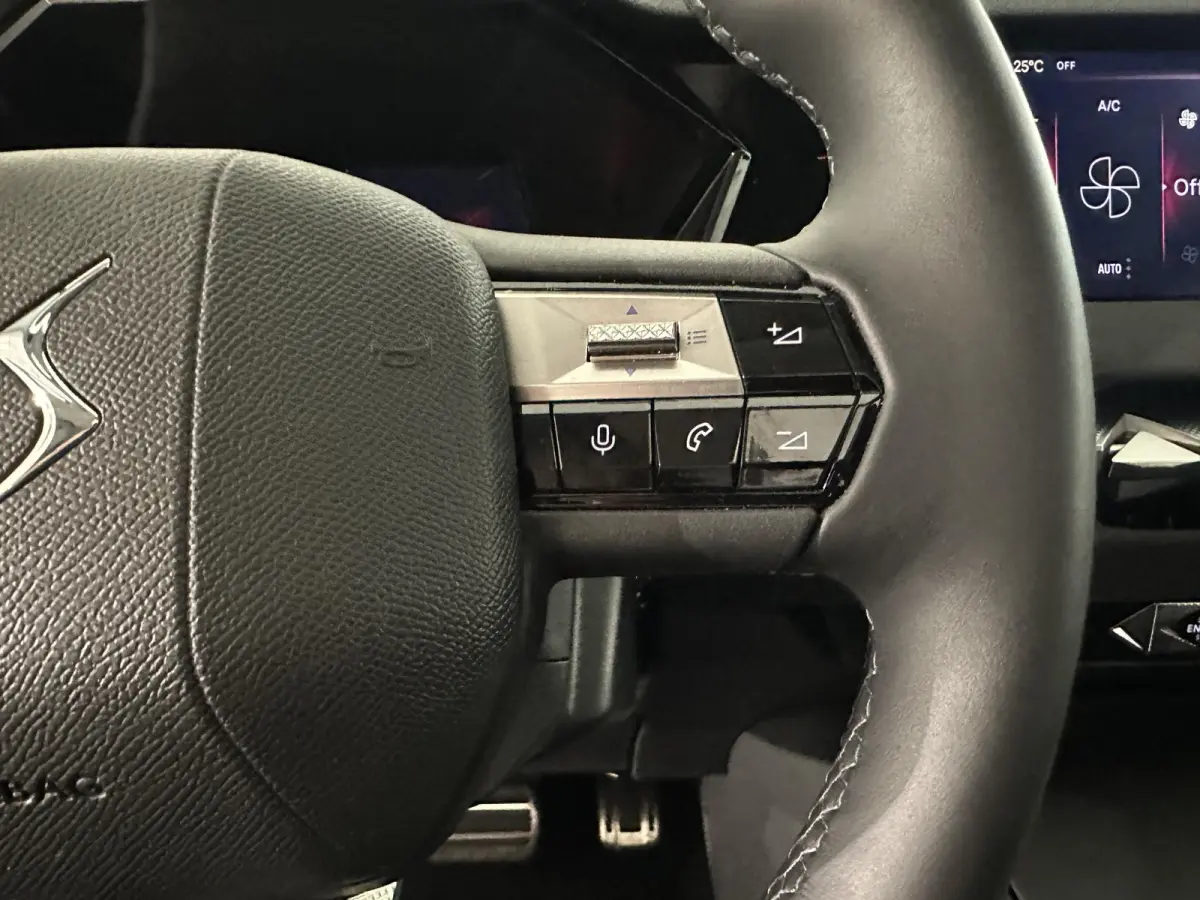 1.6 PHEV 225 Étoile PANO | 360° VISION | FOCAL AUDIO | HEADUP DISPLAY | BOM VOL!