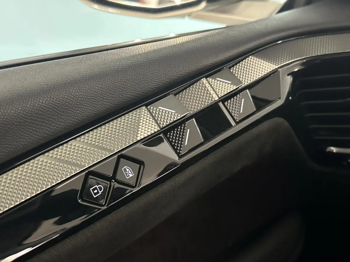 1.6 PHEV 225 Étoile PANO | 360° VISION | FOCAL AUDIO | HEADUP DISPLAY | BOM VOL!