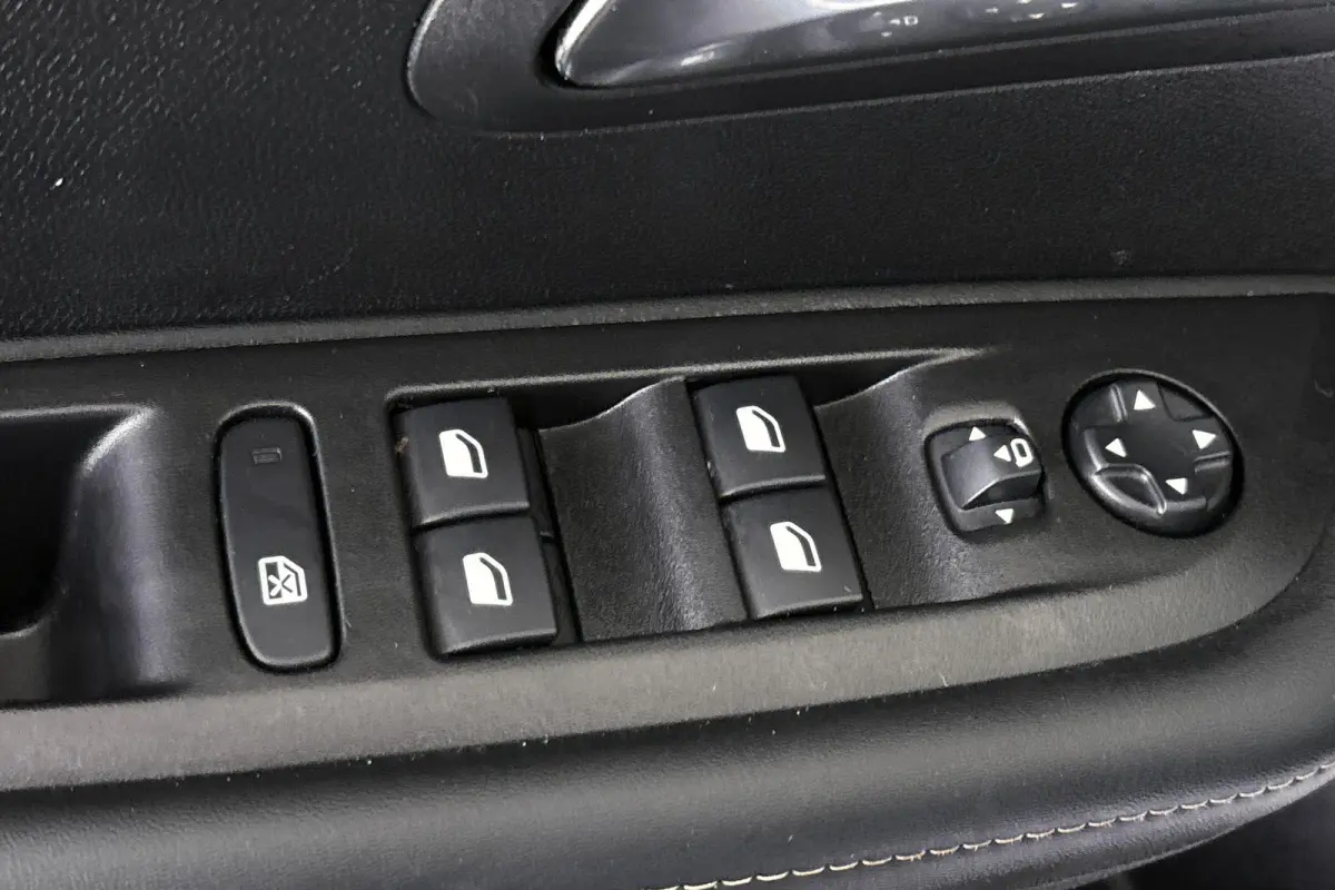 1.2 Hybrid 100 e-DCS6 Allure NL Auto Apple CarPlay Climate Control