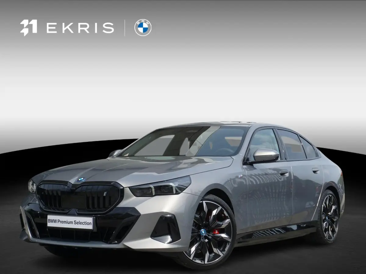 eDrive40 | M Sportpakket Pro | Harman Kardon | Driving Assistant Plus | Comfortstoelen met stoelventilatie
