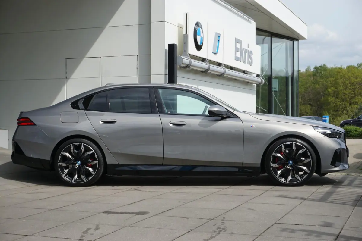 eDrive40 | M Sportpakket Pro | Harman Kardon | Driving Assistant Plus | Comfortstoelen met stoelventilatie