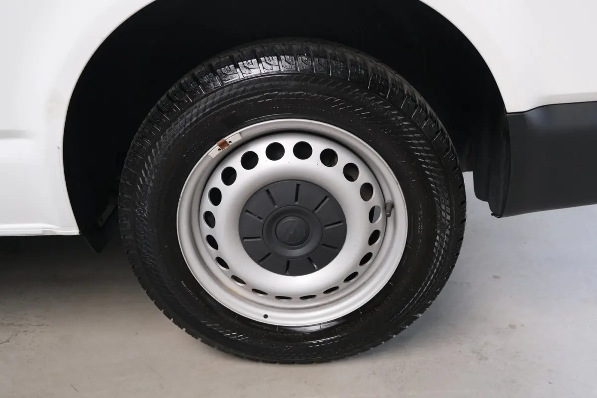 2.0 TDI L2H1 30 3p - Airco, Cruise, Stoelverwarming, PDC, Trekhaak.