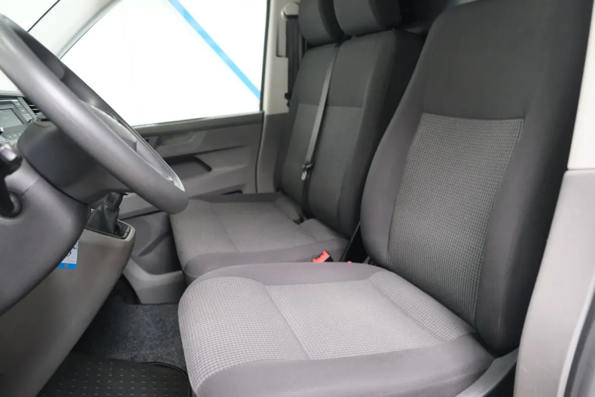 2.0 TDI L2H1 30 3p - Airco, Cruise, Stoelverwarming, PDC, Trekhaak.