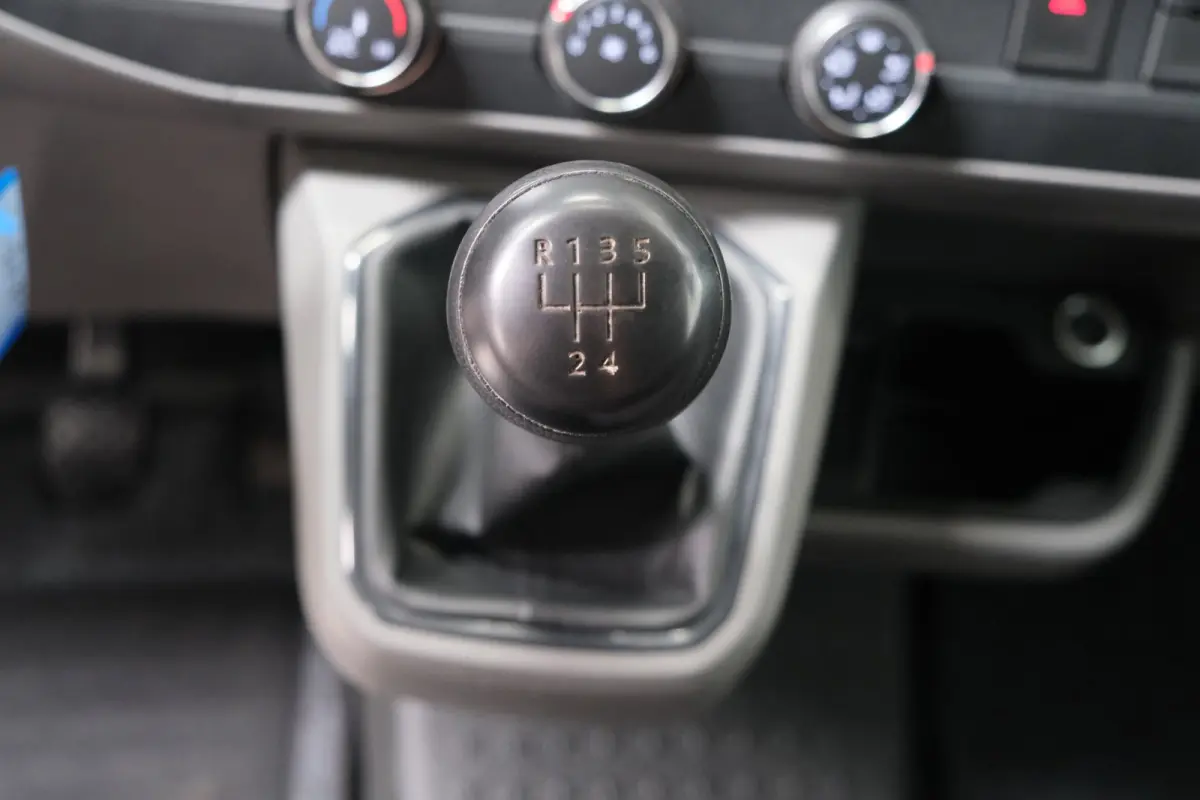 2.0 TDI L2H1 30 3p - Airco, Cruise, Stoelverwarming, PDC, Trekhaak.