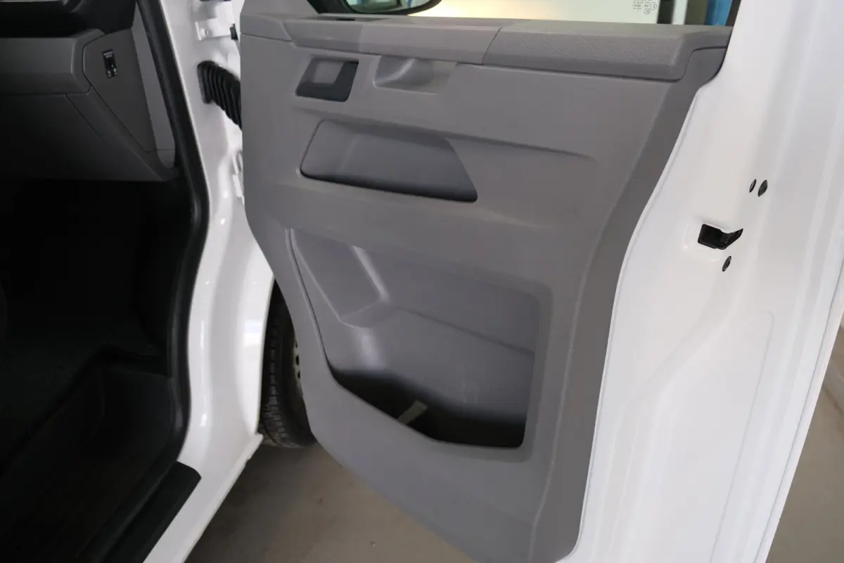 2.0 TDI L2H1 30 3p - Airco, Cruise, Stoelverwarming, PDC, Trekhaak.