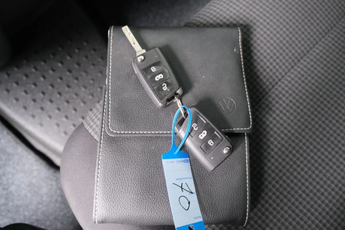 2.0 TDI L2H1 30 3p - Airco, Cruise, Stoelverwarming, PDC, Trekhaak.