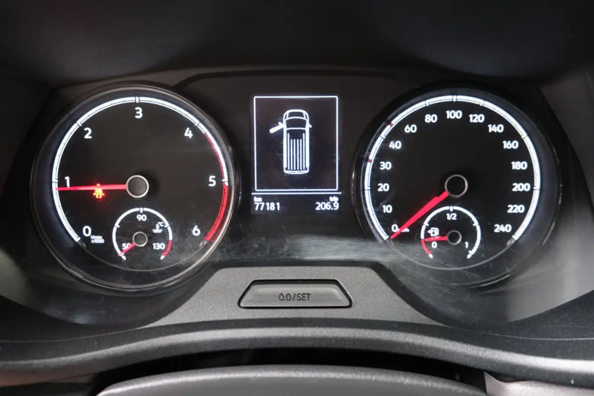 2.0 TDI L2H1 30 3p - Airco, Cruise, Stoelverwarming, PDC, Trekhaak.
