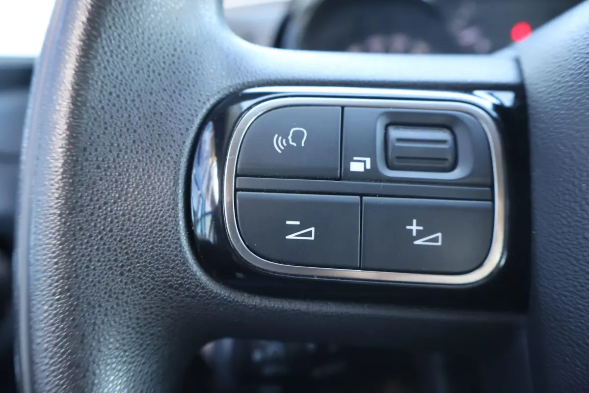 1.2 PureTech S&S Feel Edition | Cruise Control | Navigatie | Airco | Bluetooth |