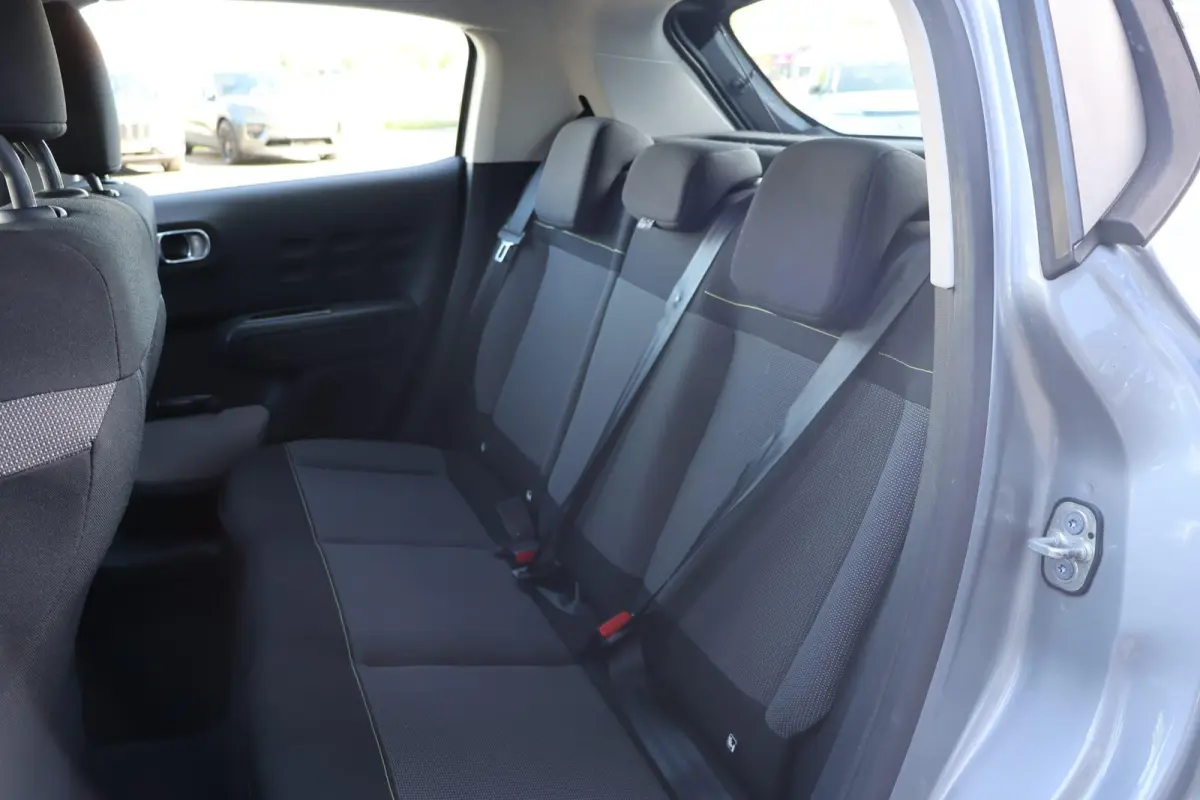 1.2 PureTech S&S Feel Edition | Cruise Control | Navigatie | Airco | Bluetooth |