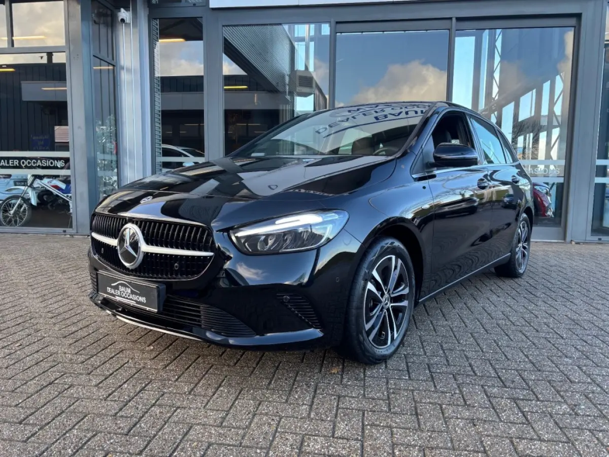 250E AUTOMAAT LUXURY LINE NAVI PDC-CAMRERA STOELVW.