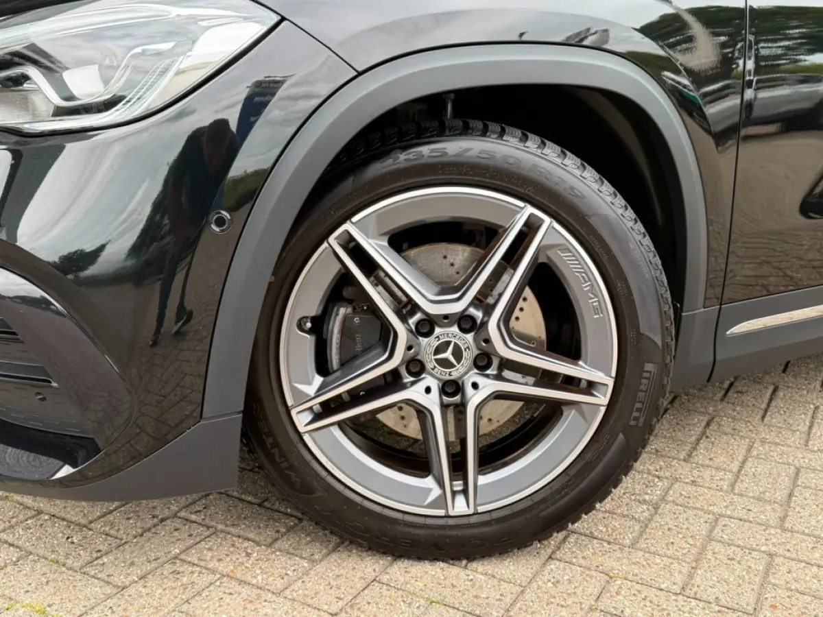 200 AMG LINE AUTOMAAT NAVI PDC-CAMERA STOELVW.