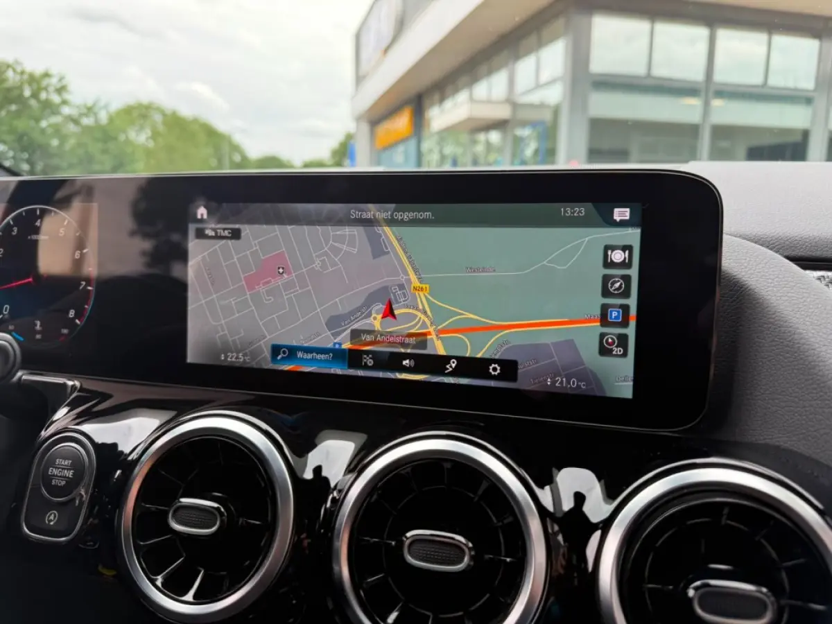 200 AMG LINE AUTOMAAT NAVI PDC-CAMERA STOELVW.