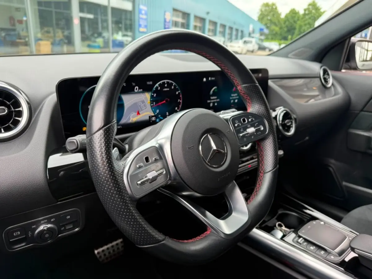 200 AMG LINE AUTOMAAT NAVI PDC-CAMERA STOELVW.