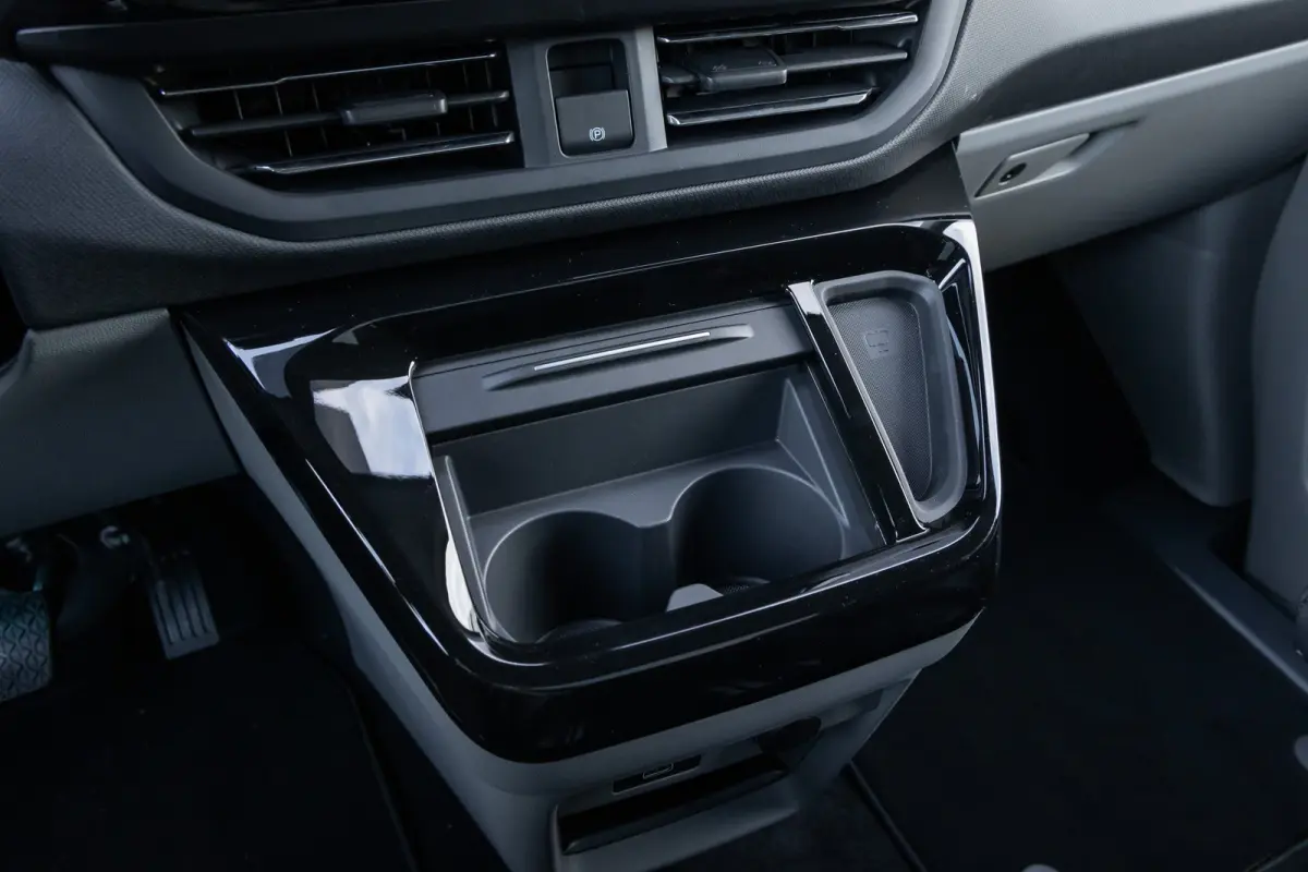 Tourneo Custom Titanium X Plug-in Hybrid 8 pers. | Black Pack Special | Elek. Trekhaak | Luxe | Op Voorraad!!