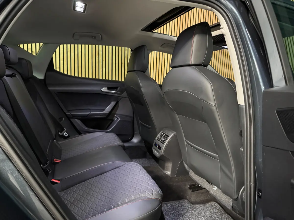 1.4 TSI eHybrid PHEV FR PANO|AMBIENT|MATRIX KOPLAMPEN|STOEL + STUUR VERWARMING| 17 INCH LMV
