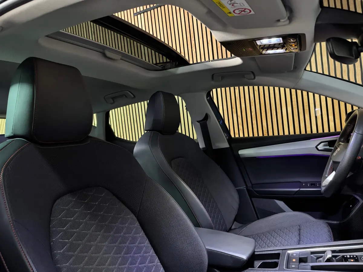 1.4 TSI eHybrid PHEV FR PANO|AMBIENT|MATRIX KOPLAMPEN|STOEL + STUUR VERWARMING| 17 INCH LMV