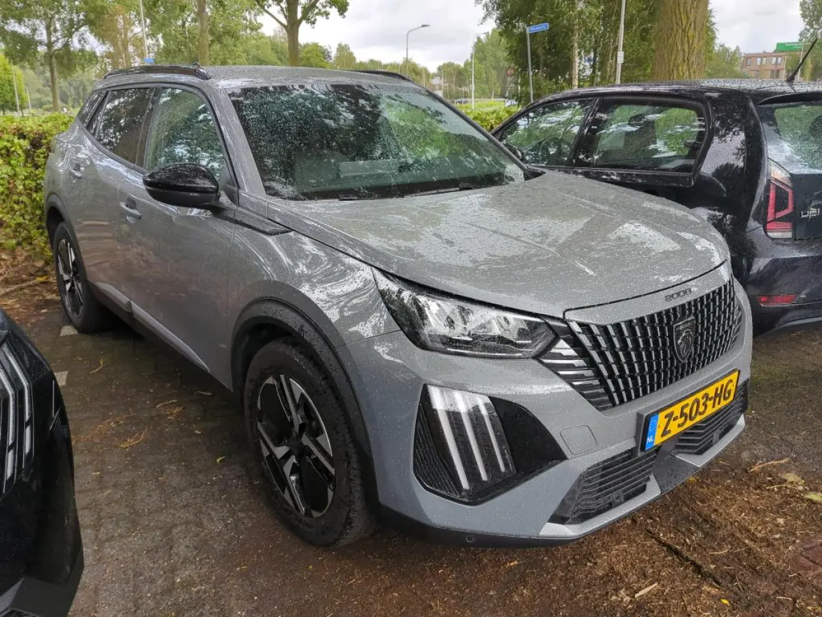 1.2 PureTech 100 Allure | Navigatie | Camera | Apple carplay | Nieuw model | Lichtmetaal | Parkeersensoren |