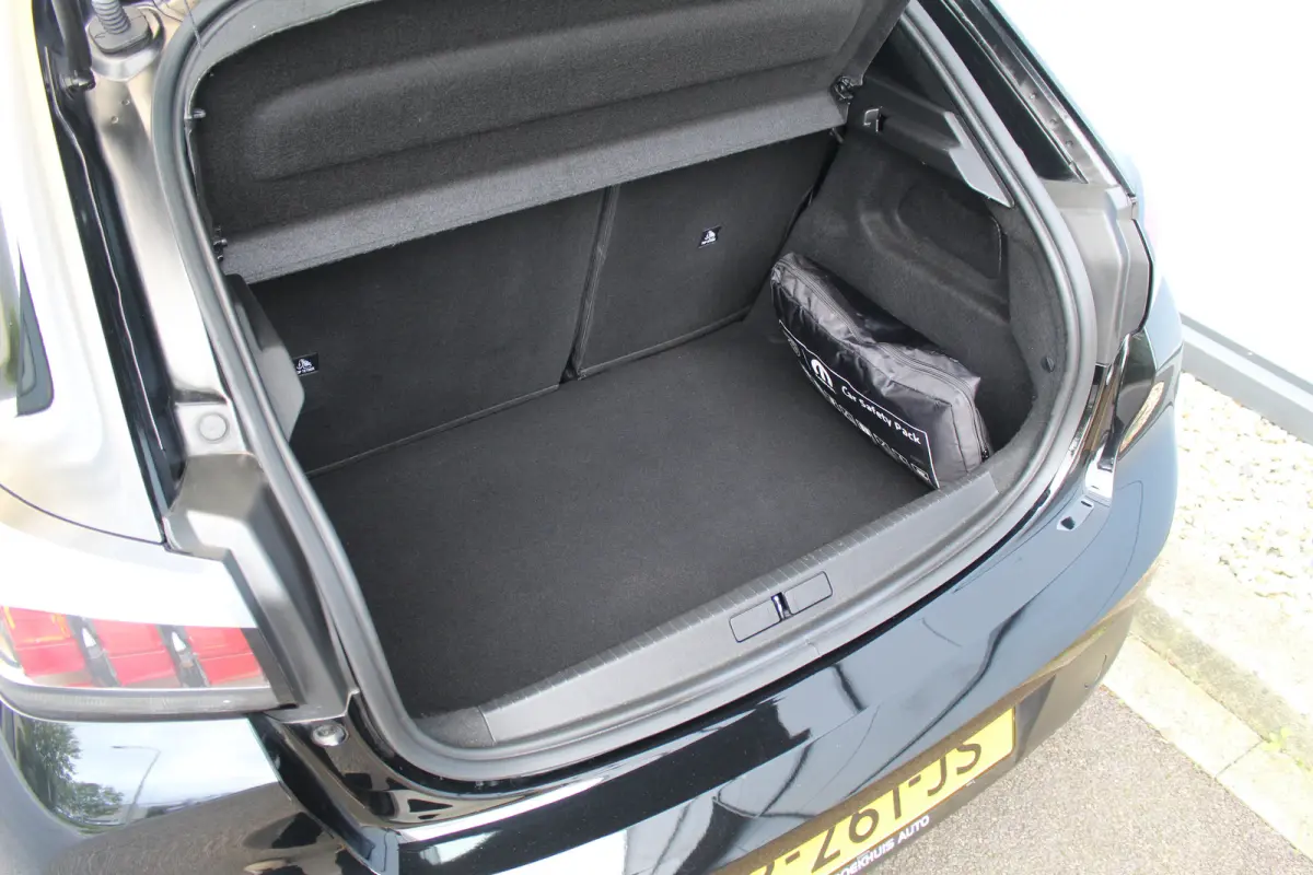 1.2 Active | CarPlay | Airco | Cruise C. | Park Assist | Elec. Pakket | | CarPlay | Airco | Cruise C. | Park Assist | Elec. Pakket |