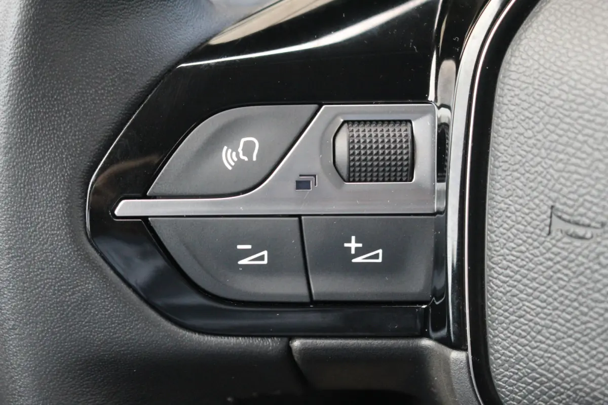 1.2 Active | CarPlay | Airco | Cruise C. | Park Assist | Elec. Pakket | | CarPlay | Airco | Cruise C. | Park Assist | Elec. Pakket |