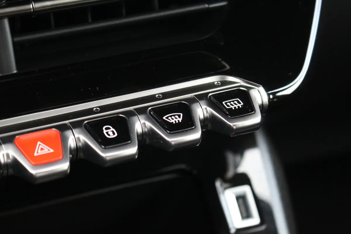 1.2 Active | CarPlay | Airco | Cruise C. | Park Assist | Elec. Pakket | | CarPlay | Airco | Cruise C. | Park Assist | Elec. Pakket |