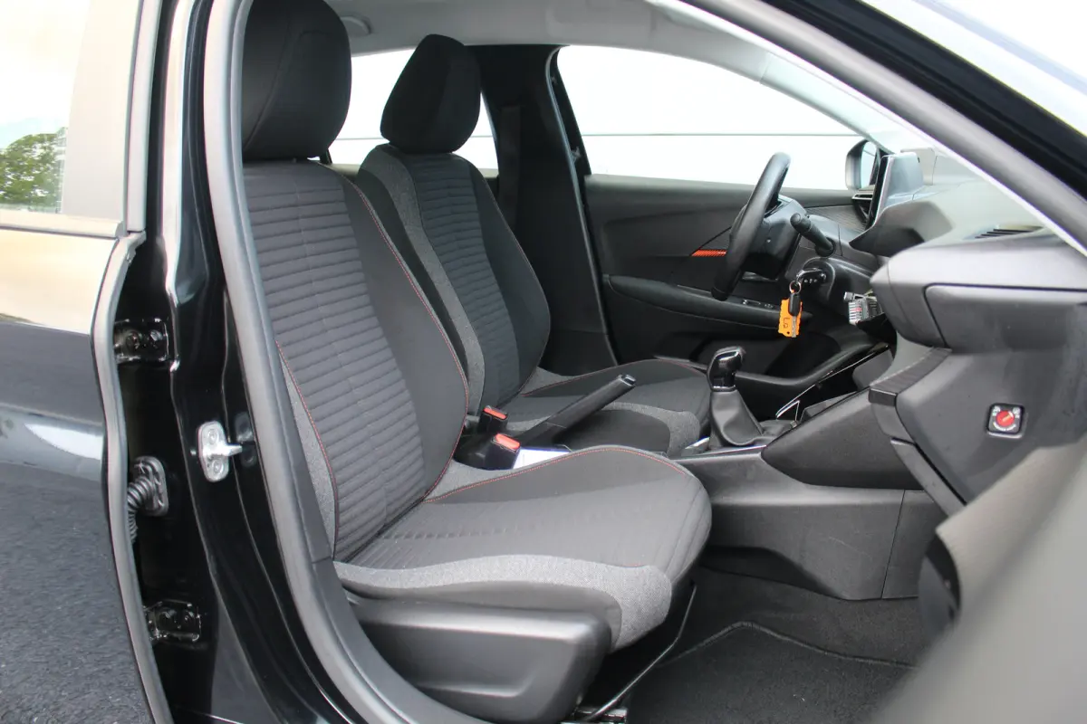 1.2 Active | CarPlay | Airco | Cruise C. | Park Assist | Elec. Pakket | | CarPlay | Airco | Cruise C. | Park Assist | Elec. Pakket |