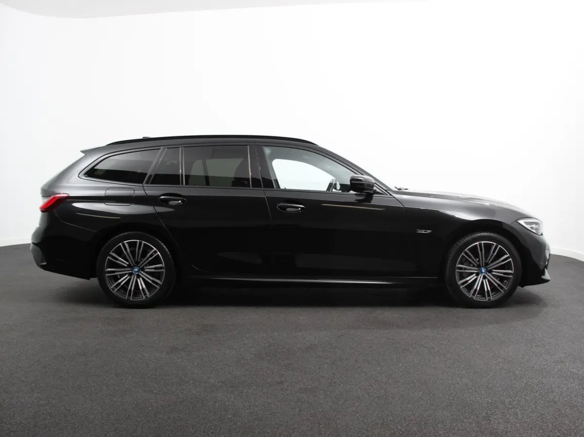 330e xDrive 292 PK 4WD M Sport Climate Control Stoel Stuurverwarming Full LED 18" Velgen Navigatie Prof Carplay/Android Auto PDC VA Trekhaak Elektrisch Sensatec