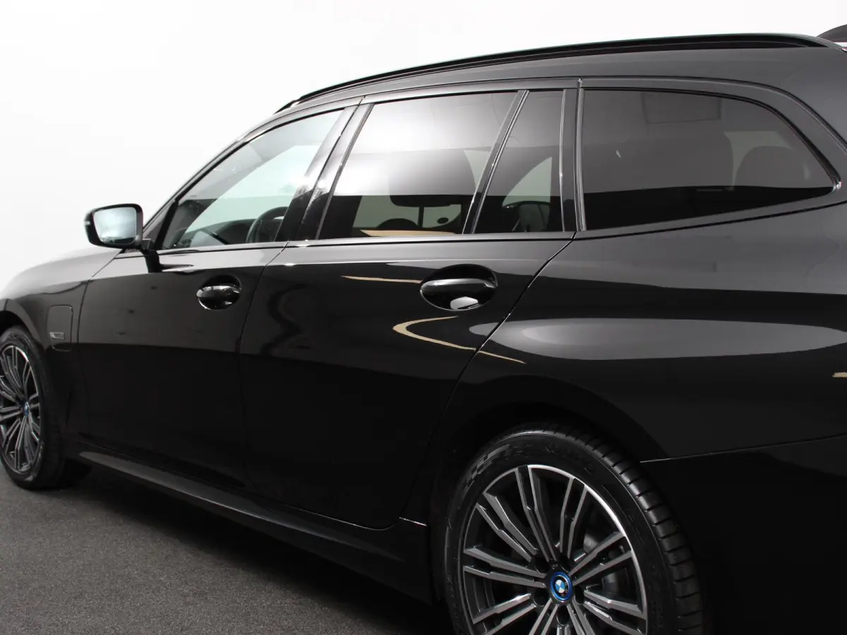 330e xDrive 292 PK 4WD M Sport Climate Control Stoel Stuurverwarming Full LED 18" Velgen Navigatie Prof Carplay/Android Auto PDC VA Trekhaak Elektrisch Sensatec